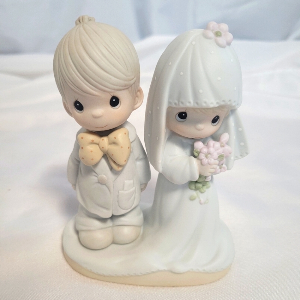 Precious Moments 1979 Lord Bless And Keep You Bride & Groom Figurine
